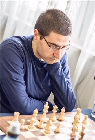 Maestro internacional ofrece clases de ajedrez