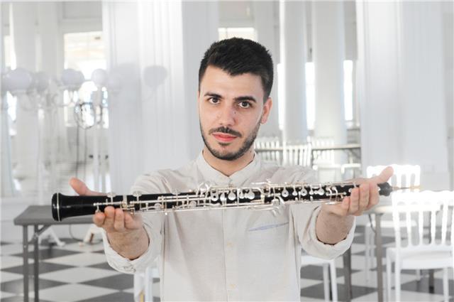 Profesor de música de ofrece para impartir clases de lenguaje musical, iniciación a la música, oboe a todos los niveles
