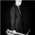 Saxofonista malagueño que estudia en el csm de sevilla. me muevo entre málaga y sevilla
