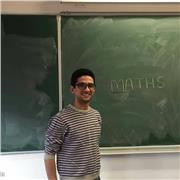 Jeune étudiant offrant des cours particuliers en maths
