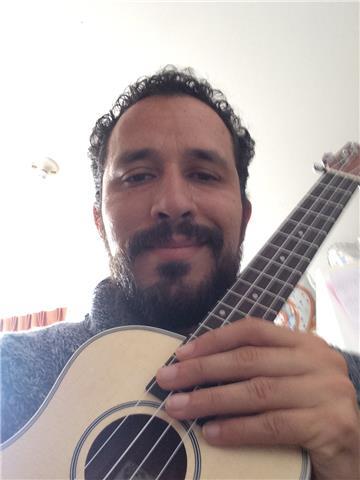 Profesor de musica guitarra, cajón, ukelele