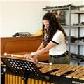 Insegnante laureanda in strumenti a percussione impartisce lezioni (in presenza e/o online) di percussioni, solfeggio, propedeutica musicale