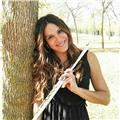 Profesional de flauta travesera, música, lenguaje musical, solfeo y piano. 15 años de experiencia