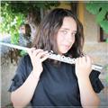 Ofrezco clases de flauta travesera y de lenguaje musical a niveles elementales y primeros cursos de profesional