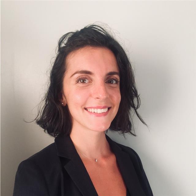 Ancienne étudiante en classe préparatoire HEC, je propose des cours niveau primaire/collège/lycée ou du soutien et aide aux devoirs pour les élèves en prépa HEC