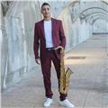 Titulado superior de música y master en saxofón por la universidad de parís