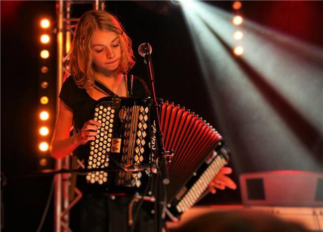 élève en supérieur Bac 1 accordéon à l'Institut de Musique et Pédagogie à Namur