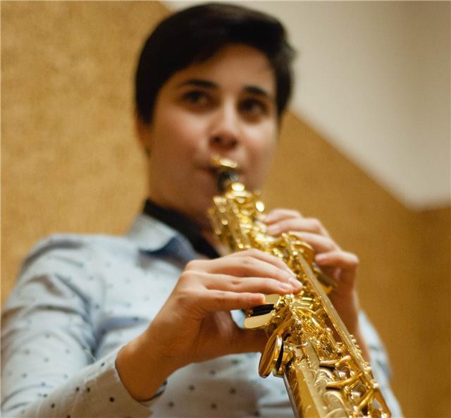 Profesora de música ofrece clases particulares de saxofón, lenguaje musical y piano complementario