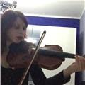 Insegnante di violino per principianti offre lezioni individuali online