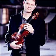 Violoniste, Titulaire d'un Master de la Haute Ecole de Musique de Bâle (Suisse), donne cours tous niveaux enfants et adultes