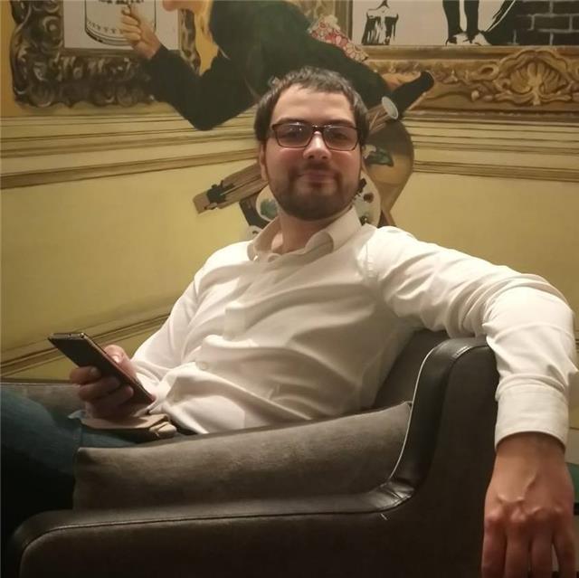 Ancien professeur de Français Langue Étrangère à l'université offre des cours particuliers